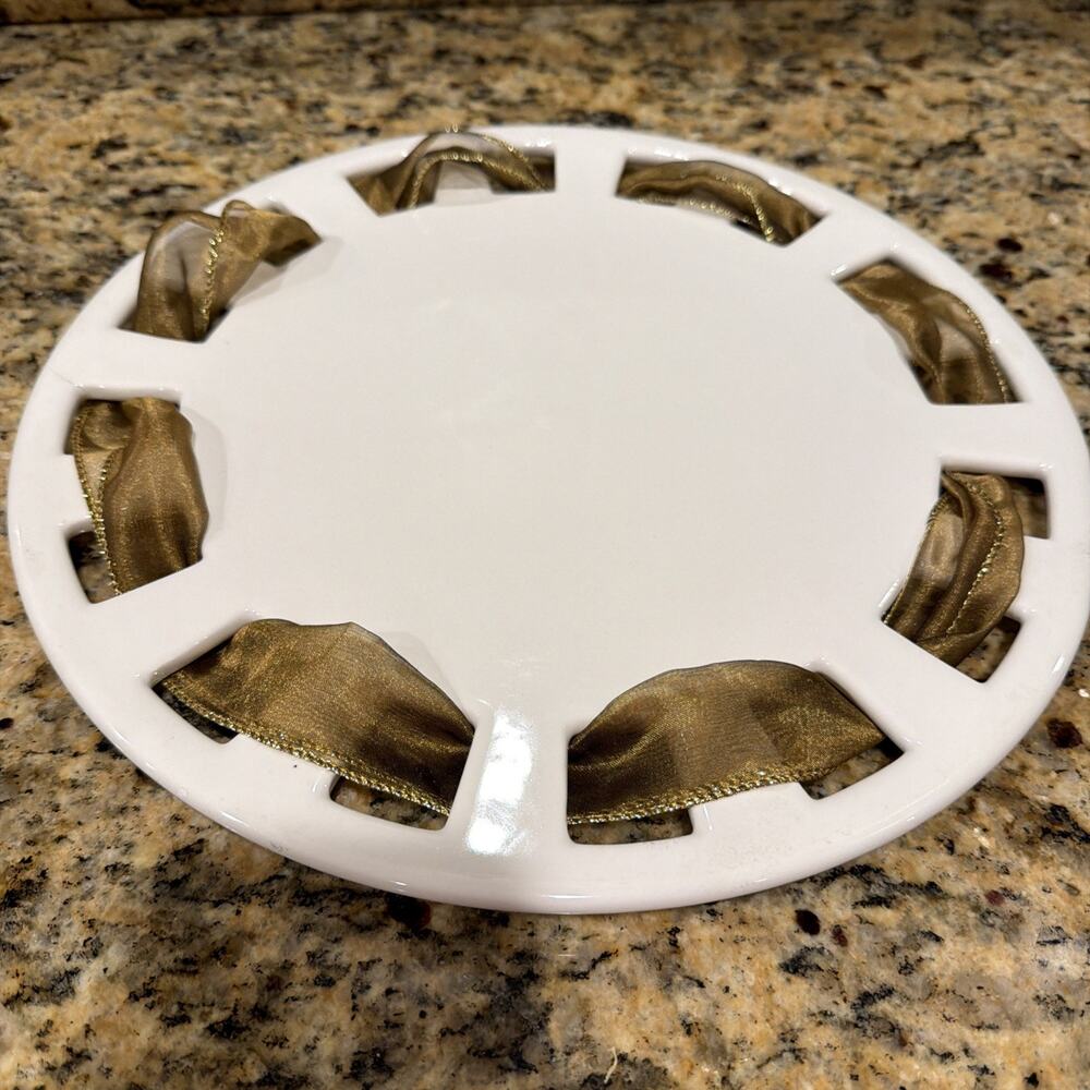 Southern Living at Home Dress Me Up Cake Plate 40281 Ribbon Bows Platter Whte